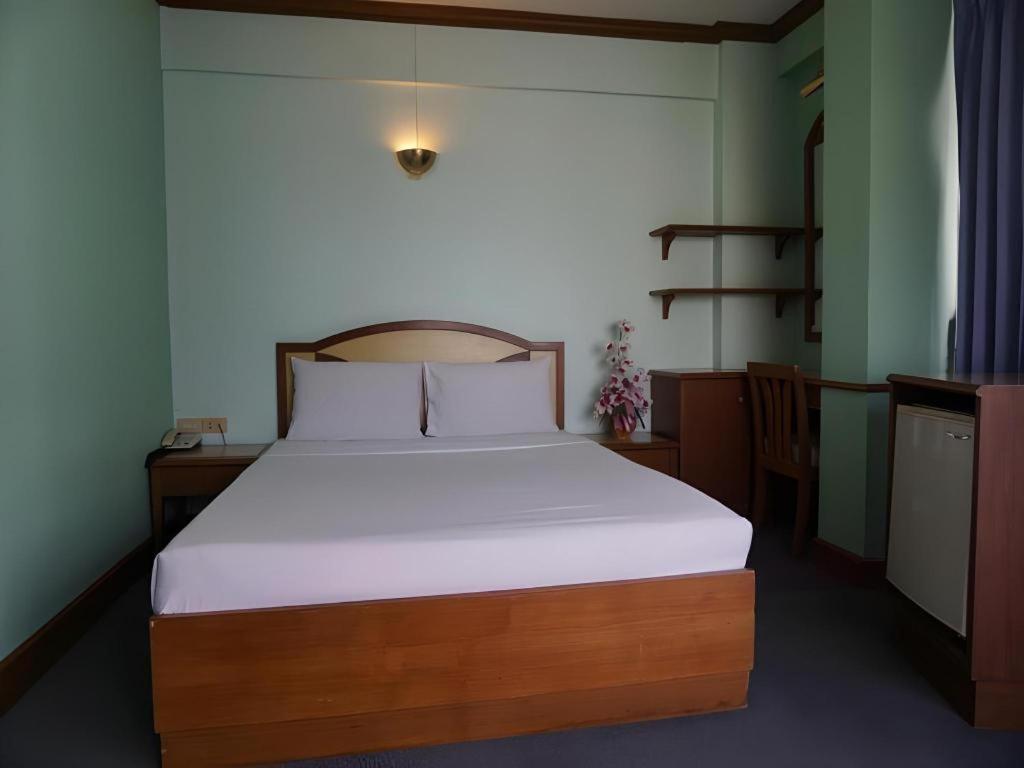 Tanaphat Hatyai Hotel Hat Yai Extérieur photo